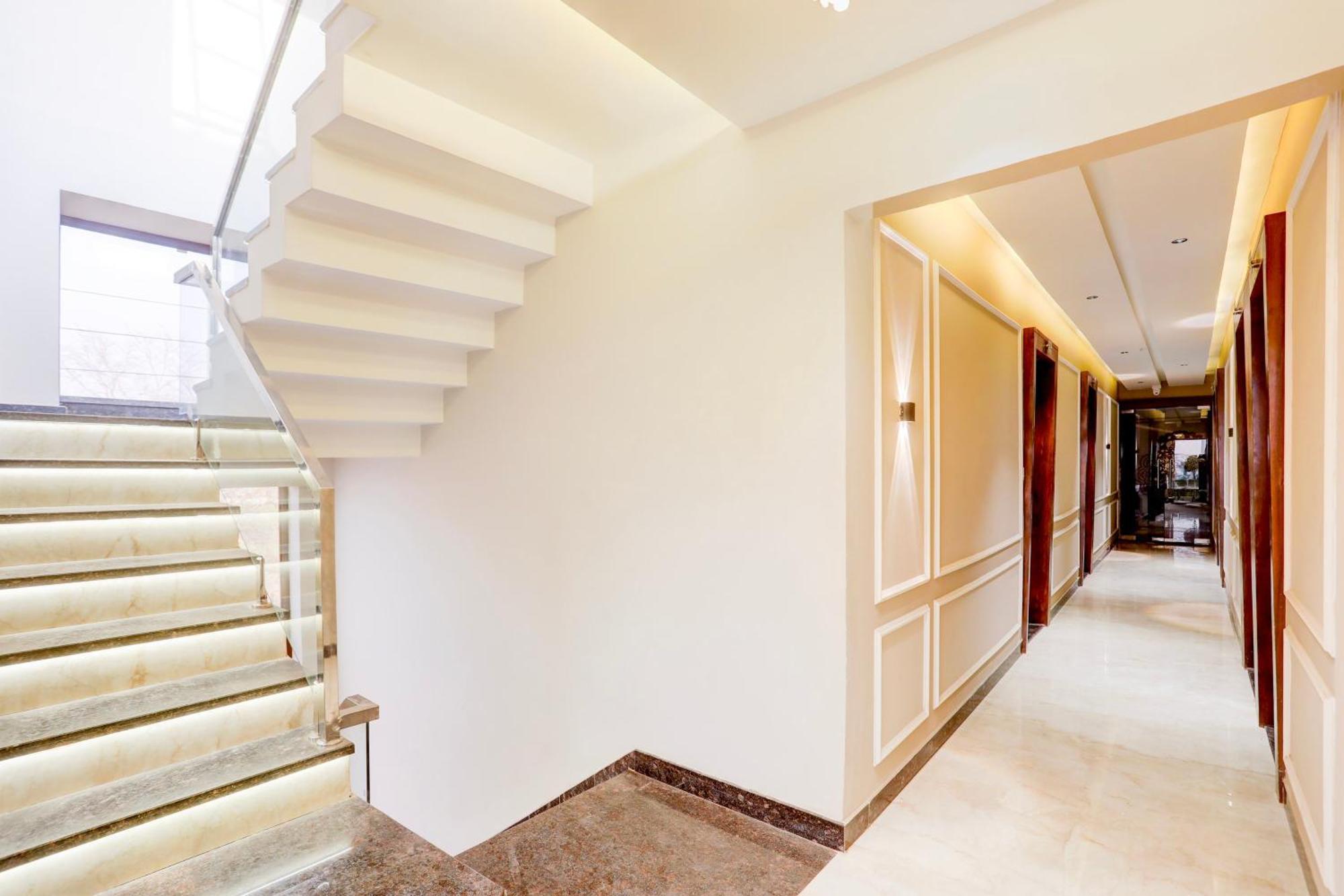 Hotel Super Collection O Belgacihia Near Kolkata Railway Station Gwalior Exterior foto