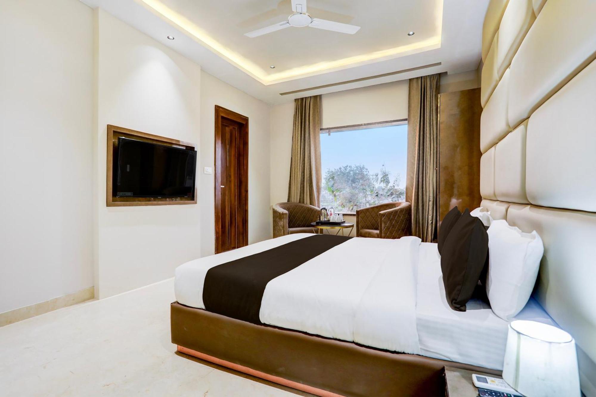 Hotel Super Collection O Belgacihia Near Kolkata Railway Station Gwalior Exterior foto